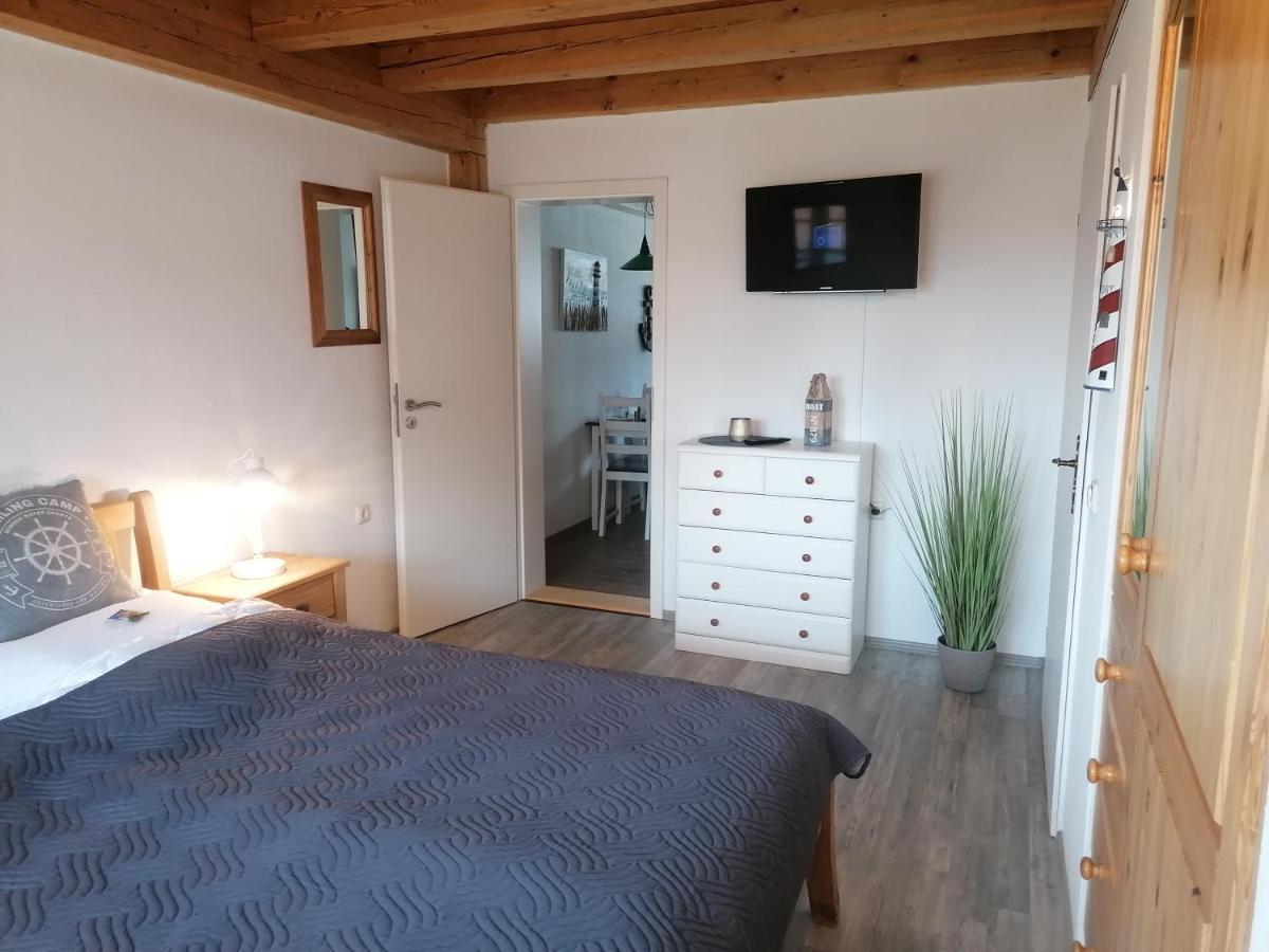 Boddenhus Auf Ruegen - Ferienwohnungen Und Pension Rappin Eksteriør bilde