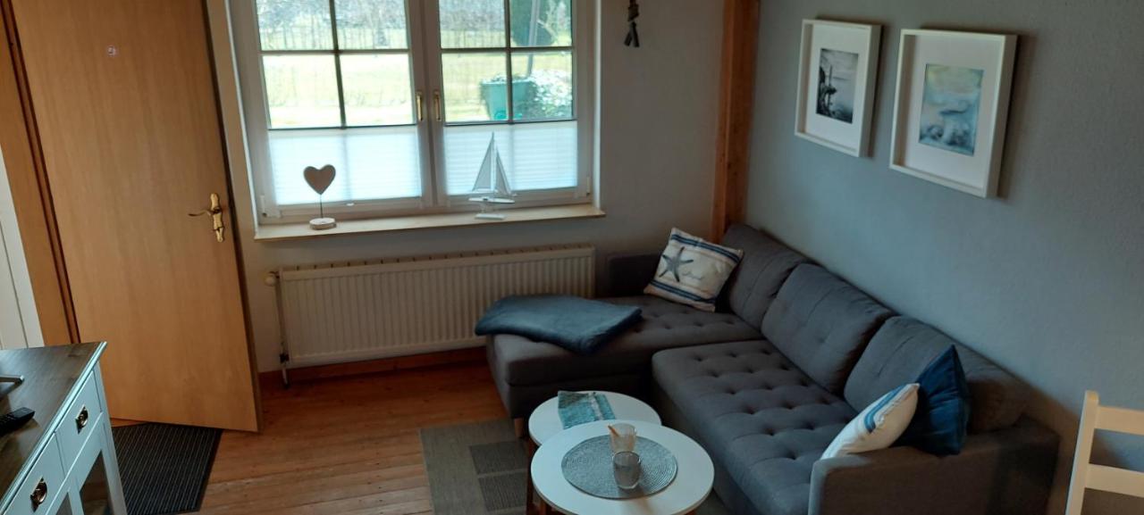 Boddenhus Auf Ruegen - Ferienwohnungen Und Pension Rappin Eksteriør bilde