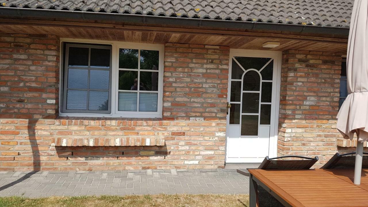 Boddenhus Auf Ruegen - Ferienwohnungen Und Pension Rappin Eksteriør bilde